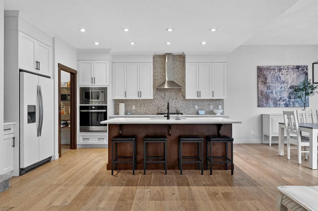 19 Cranbrook Crescent Se, Calgary, AB - Indoor Photo Showing Kitchen With Upgraded Kitchen