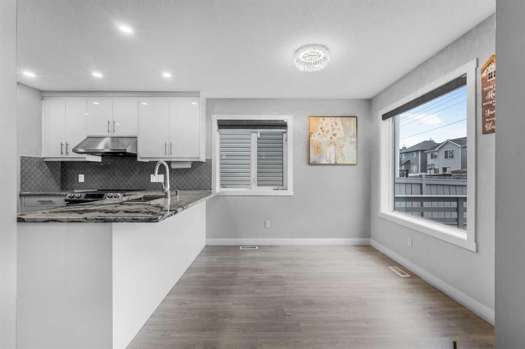 31 Saddleback Way Ne, Calgary, AB - Indoor Photo Showing Kitchen With Upgraded Kitchen