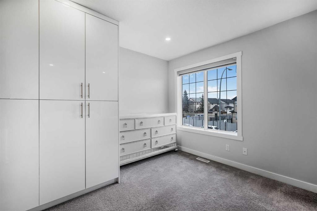 31 Saddleback Way Ne, Calgary, AB - Indoor Photo Showing Other Room