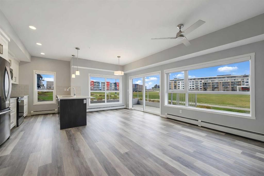 109-4150 Seton Drive Se, Calgary, AB - Indoor Photo Showing Kitchen
