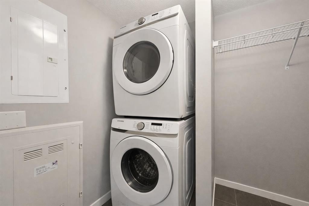 109-4150 Seton Drive Se, Calgary, AB - Indoor Photo Showing Laundry Room