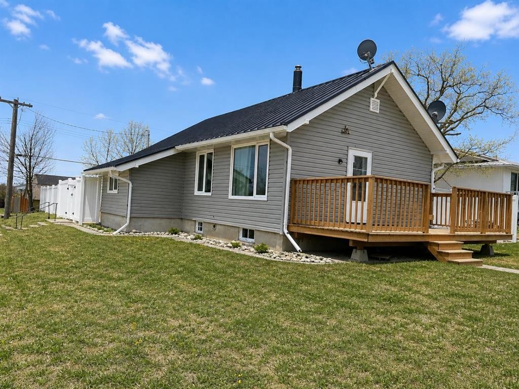 132 8 Avenue, Gleichen, AB - Outdoor