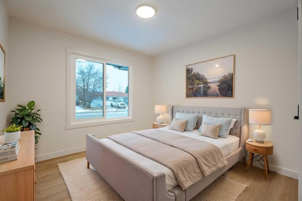 451 Arlington Drive Se, Calgary, AB - Indoor Photo Showing Bedroom
