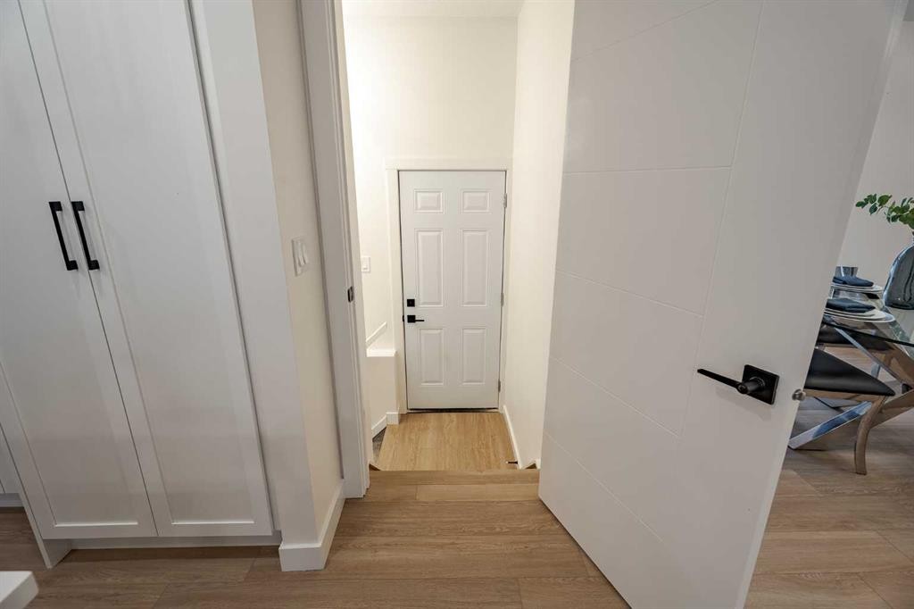 451 Arlington Drive Se, Calgary, AB - Indoor Photo Showing Other Room
