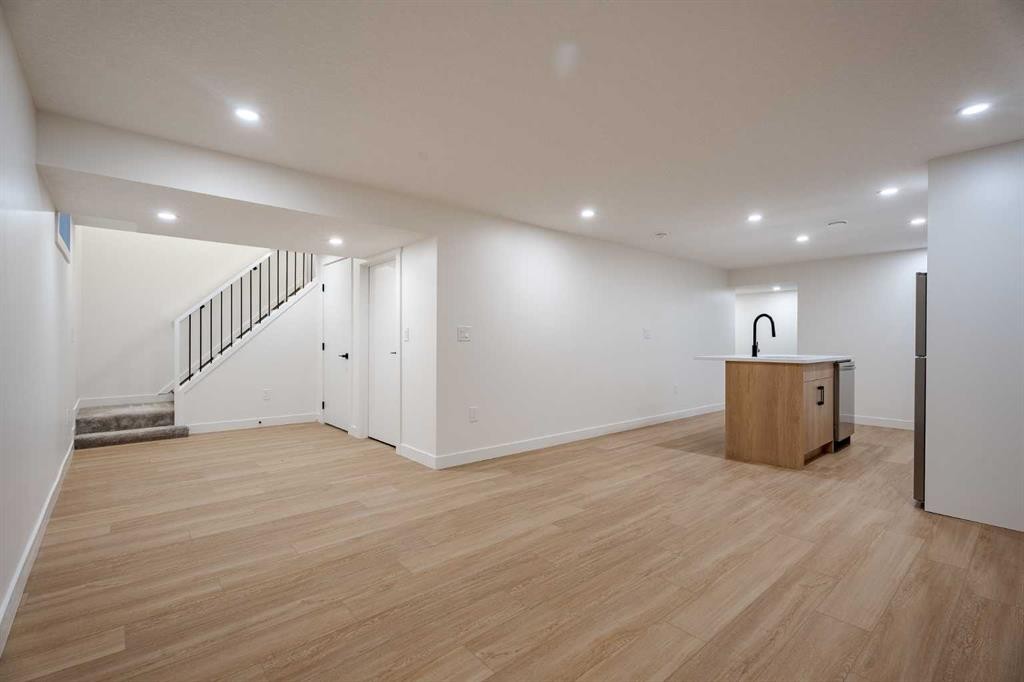 451 Arlington Drive Se, Calgary, AB - Indoor