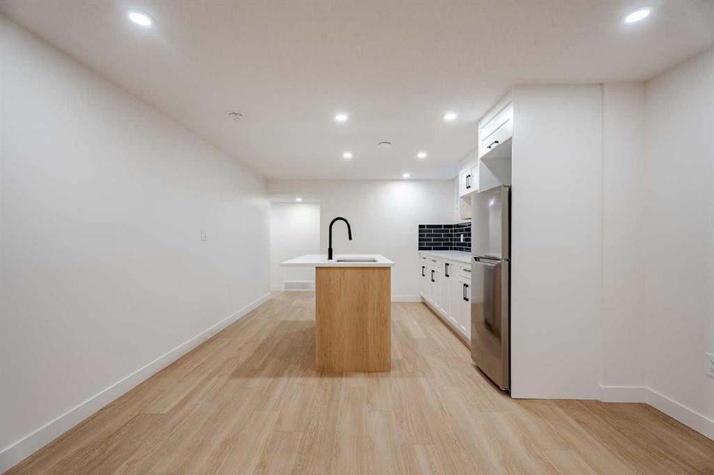 451 Arlington Drive Se, Calgary, AB - Indoor