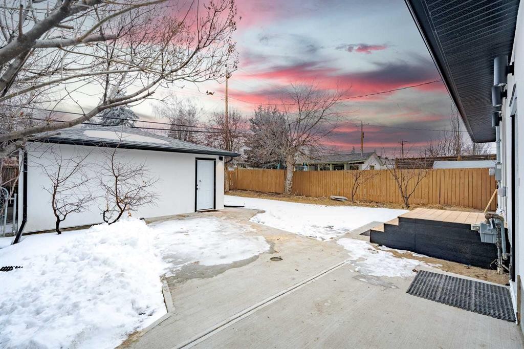 451 Arlington Drive Se, Calgary, AB - Outdoor