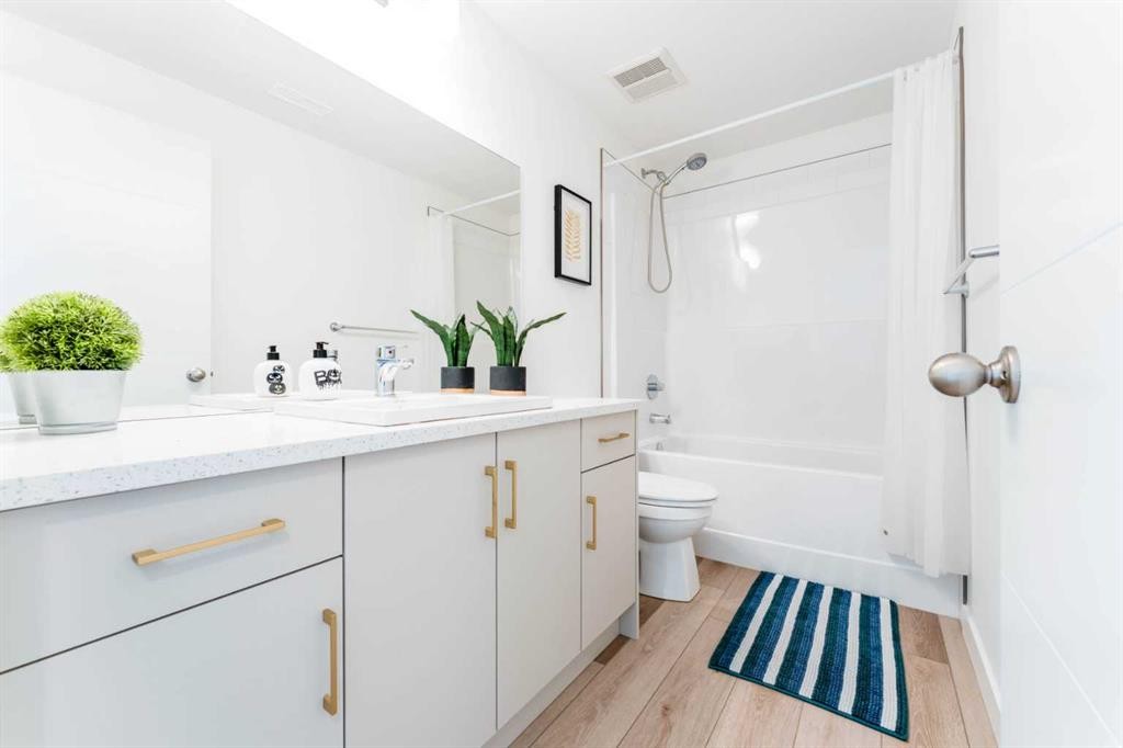 120 Spring Creek Common Sw, Calgary, AB - Indoor Photo Showing Bathroom