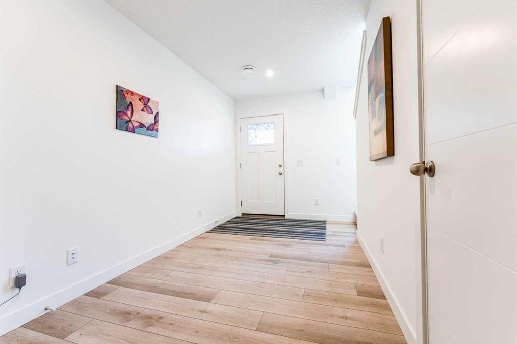 120 Spring Creek Common Sw, Calgary, AB - Indoor Photo Showing Other Room