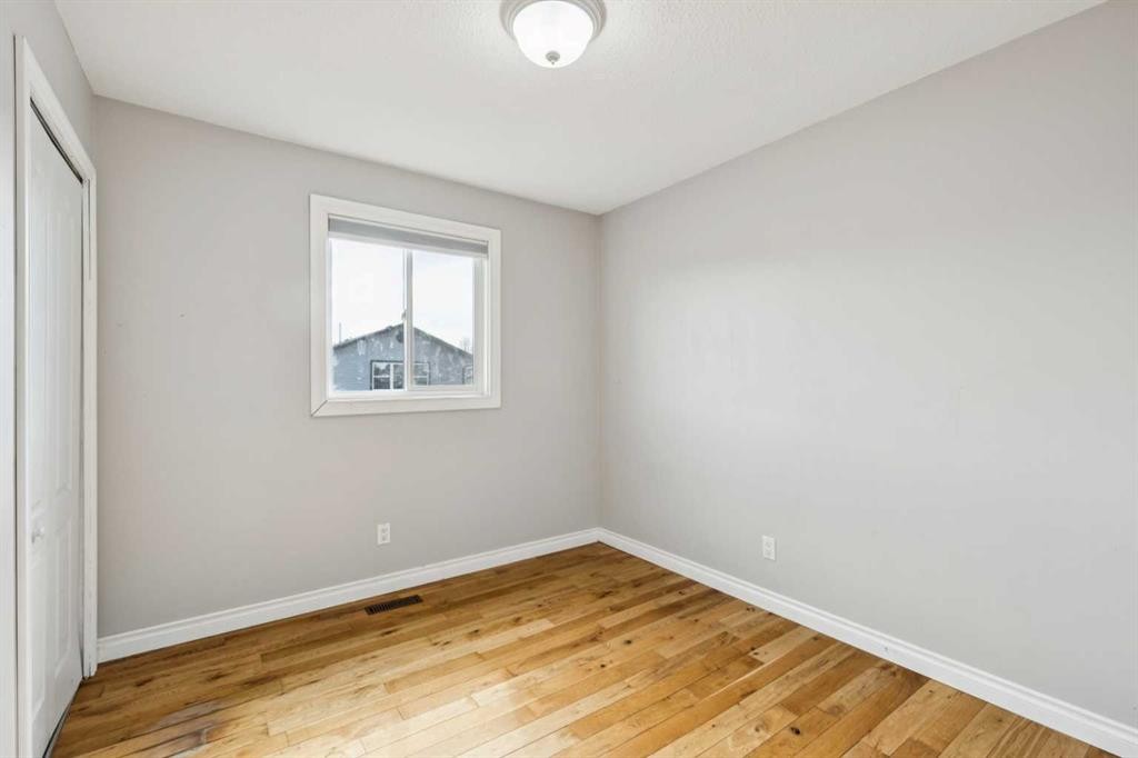 201 Southridge Place, Didsbury, AB - Indoor Photo Showing Other Room