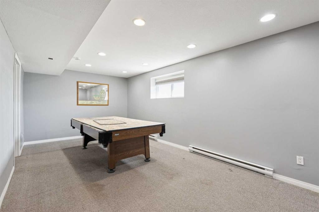 201 Southridge Place, Didsbury, AB - Indoor Photo Showing Other Room