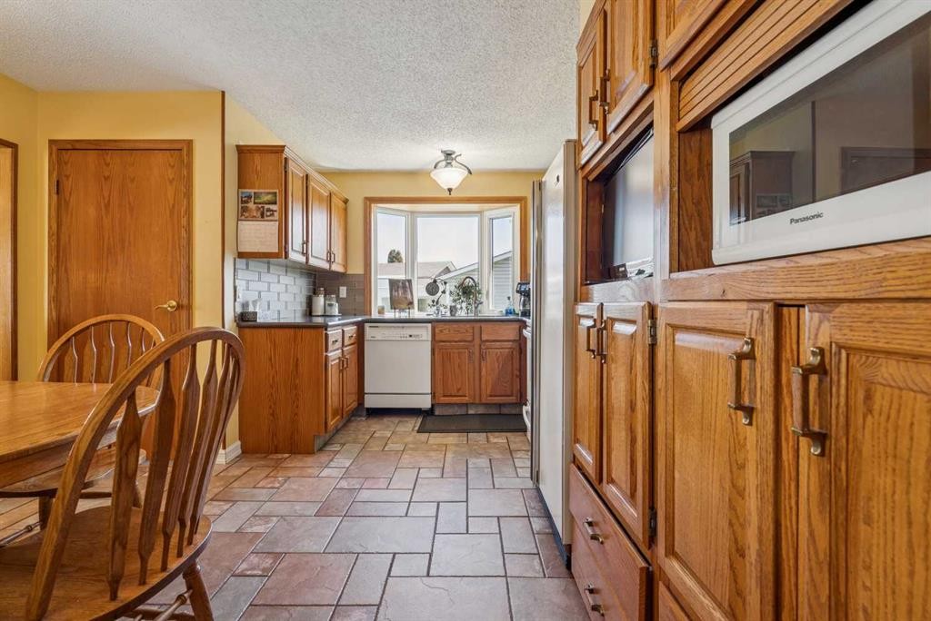 320 Whiteview Road Ne, Calgary, AB - Indoor
