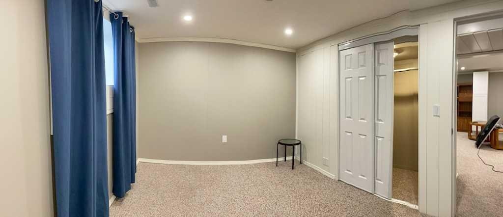 320 Whiteview Road Ne, Calgary, AB - Indoor Photo Showing Other Room
