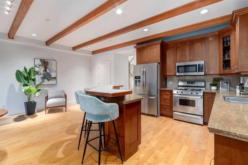 2021 32 Avenue Sw, Calgary, AB - Indoor Photo Showing Kitchen With Stainless Steel Kitchen