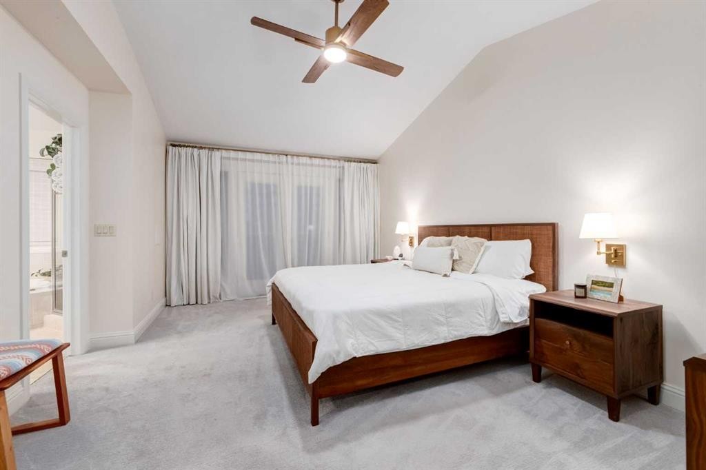 2021 32 Avenue Sw, Calgary, AB - Indoor Photo Showing Bedroom