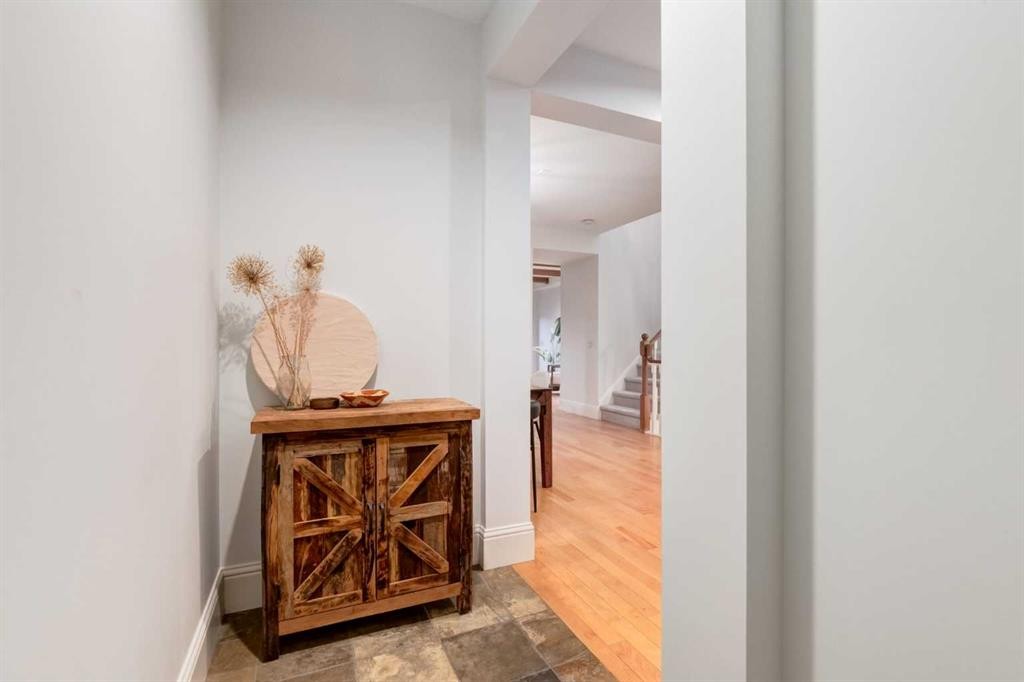 2021 32 Avenue Sw, Calgary, AB - Indoor Photo Showing Other Room