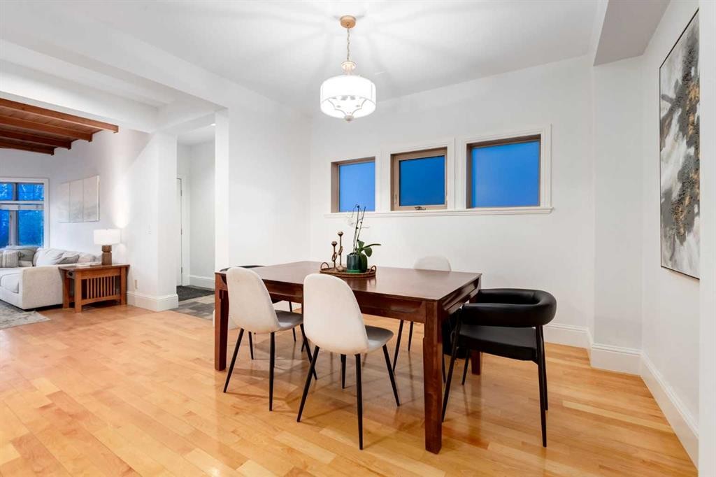2021 32 Avenue Sw, Calgary, AB - Indoor Photo Showing Dining Room