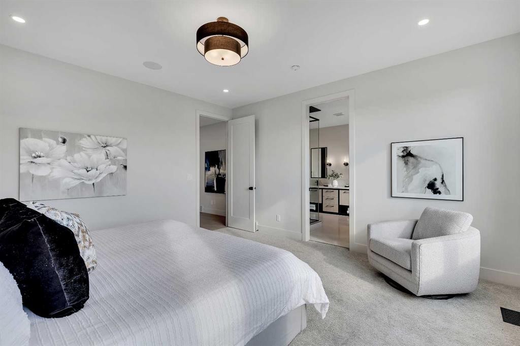 336 Normandy Drive Sw, Calgary, AB - Indoor Photo Showing Bedroom