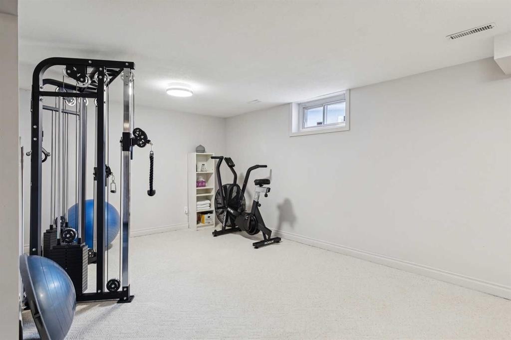 4412 Amiens Road Sw, Calgary, AB - Indoor