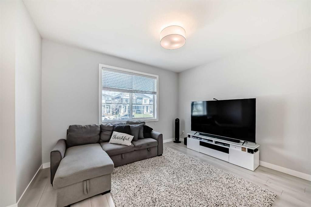 120 Chelsea Drive, Chestermere, AB - Indoor Photo Showing Living Room