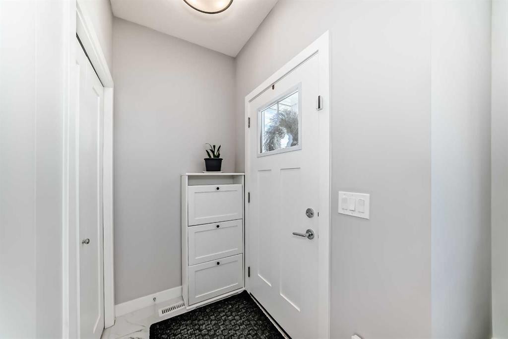 120 Chelsea Drive, Chestermere, AB - Indoor Photo Showing Other Room