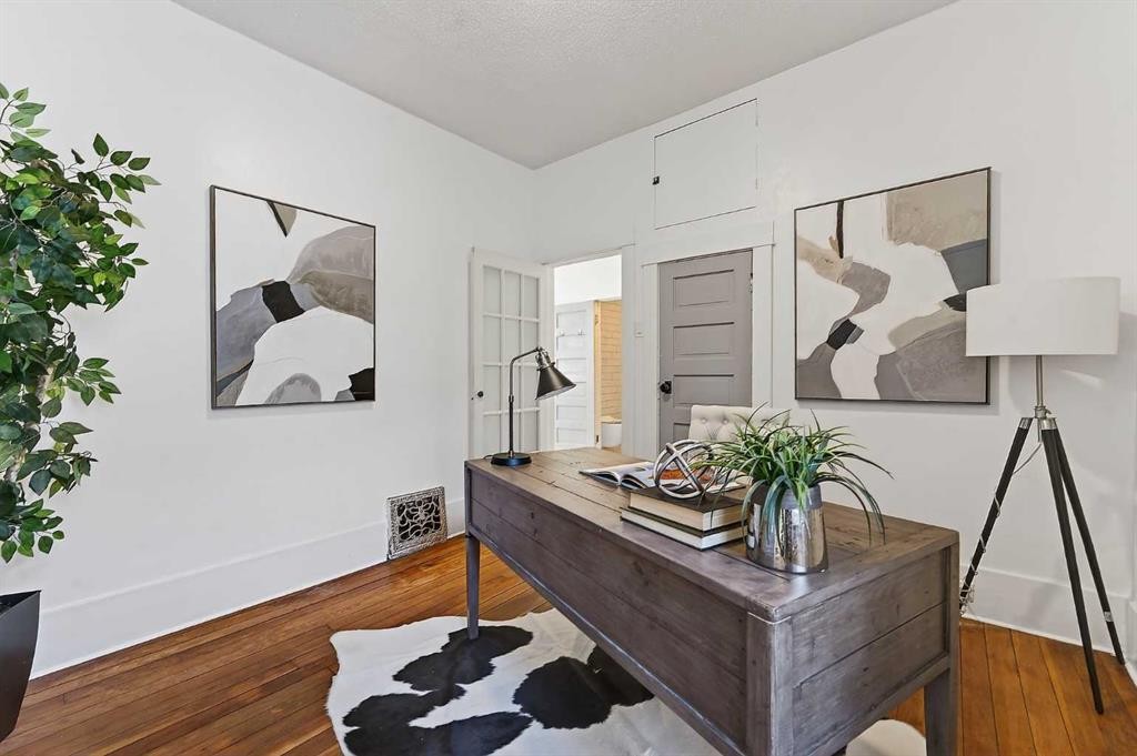 1815 4 Street Nw, Calgary, AB - Indoor