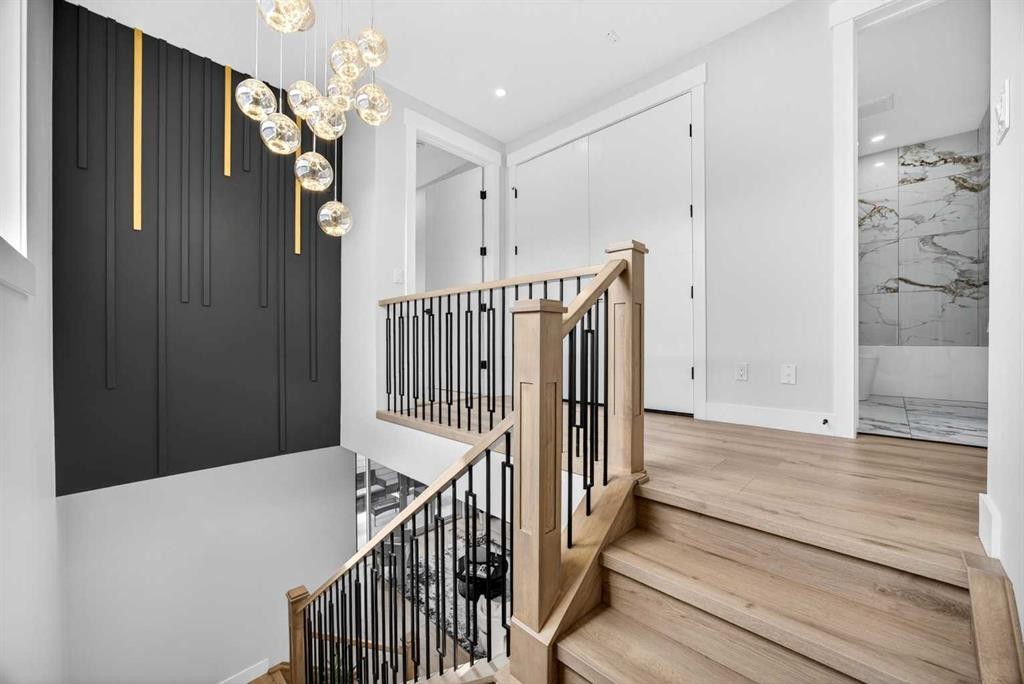 107 Hartford Road Nw, Calgary, AB - Indoor Photo Showing Other Room