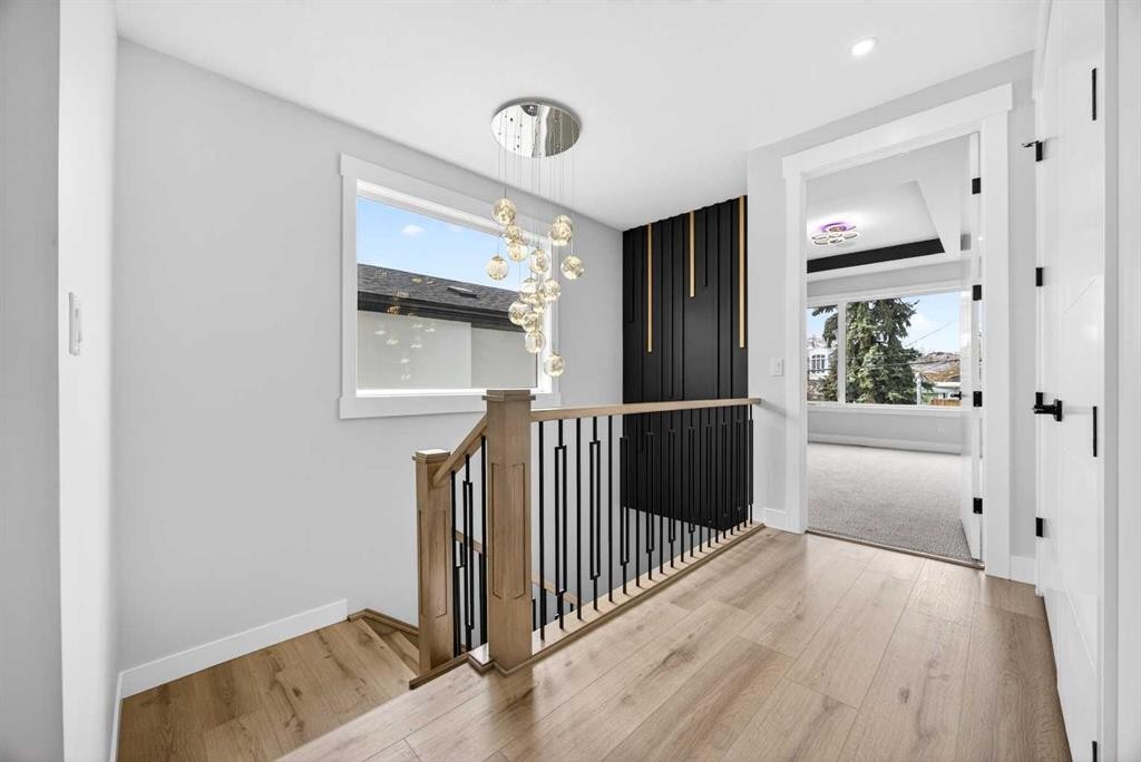 107 Hartford Road Nw, Calgary, AB - Indoor Photo Showing Other Room