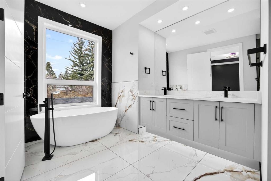 107 Hartford Road Nw, Calgary, AB - Indoor Photo Showing Bathroom