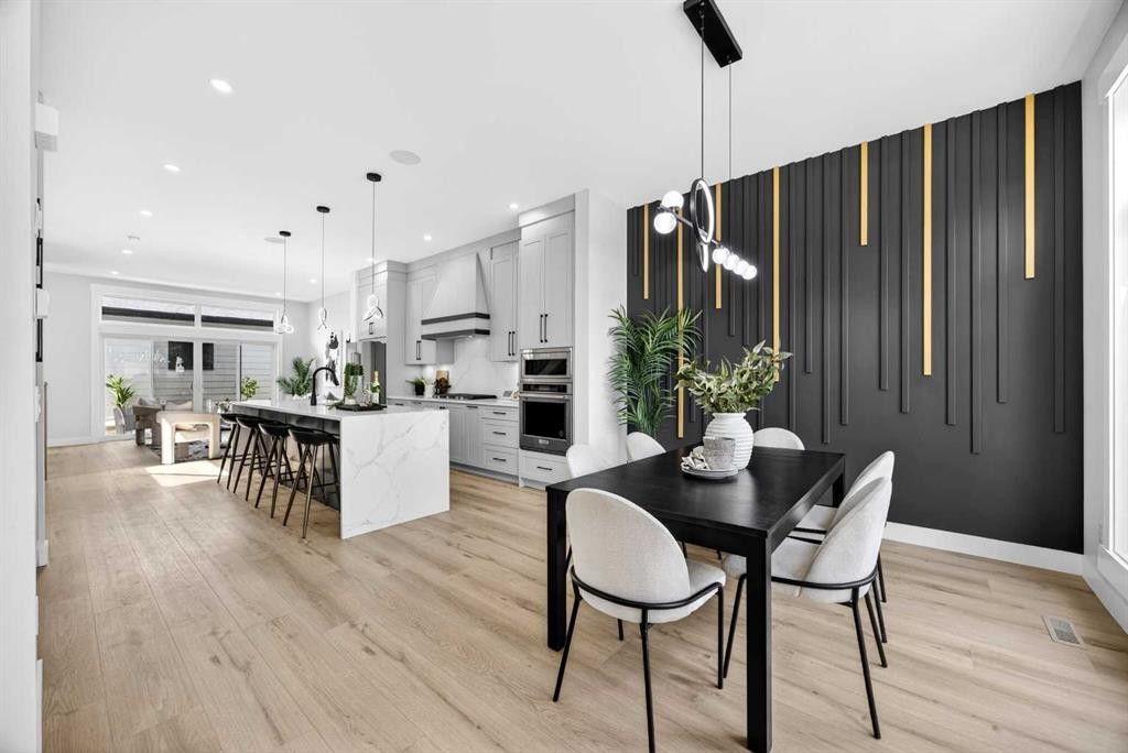 107 Hartford Road Nw, Calgary, AB - Indoor Photo Showing Dining Room