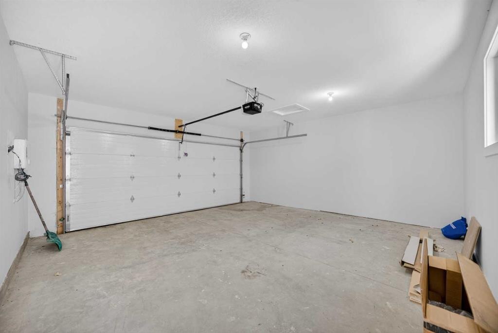 107 Hartford Road Nw, Calgary, AB - Indoor Photo Showing Garage