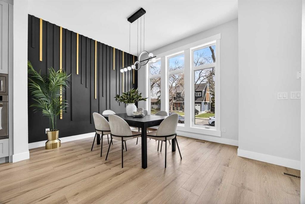 107 Hartford Road Nw, Calgary, AB - Indoor Photo Showing Dining Room