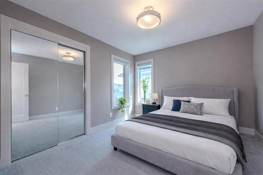 105 Carringvue Manor Nw, Calgary, AB - Indoor Photo Showing Bedroom