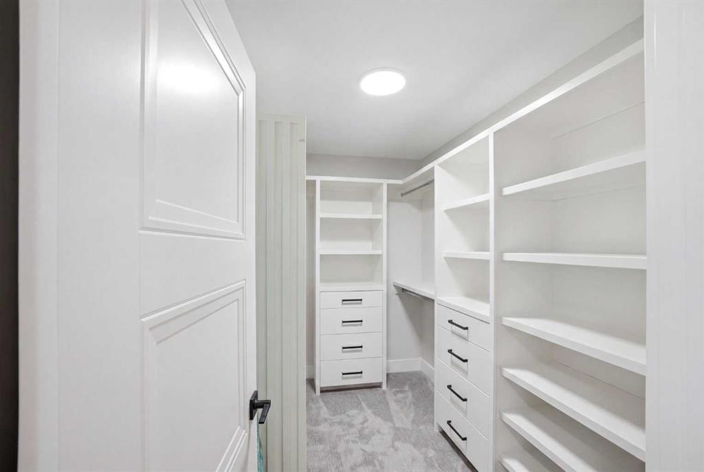 15 Saddlecrest Link Ne, Calgary, AB - Indoor With Storage
