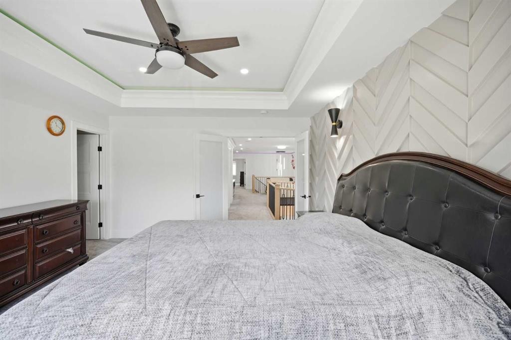 15 Saddlecrest Link Ne, Calgary, AB - Indoor Photo Showing Bedroom