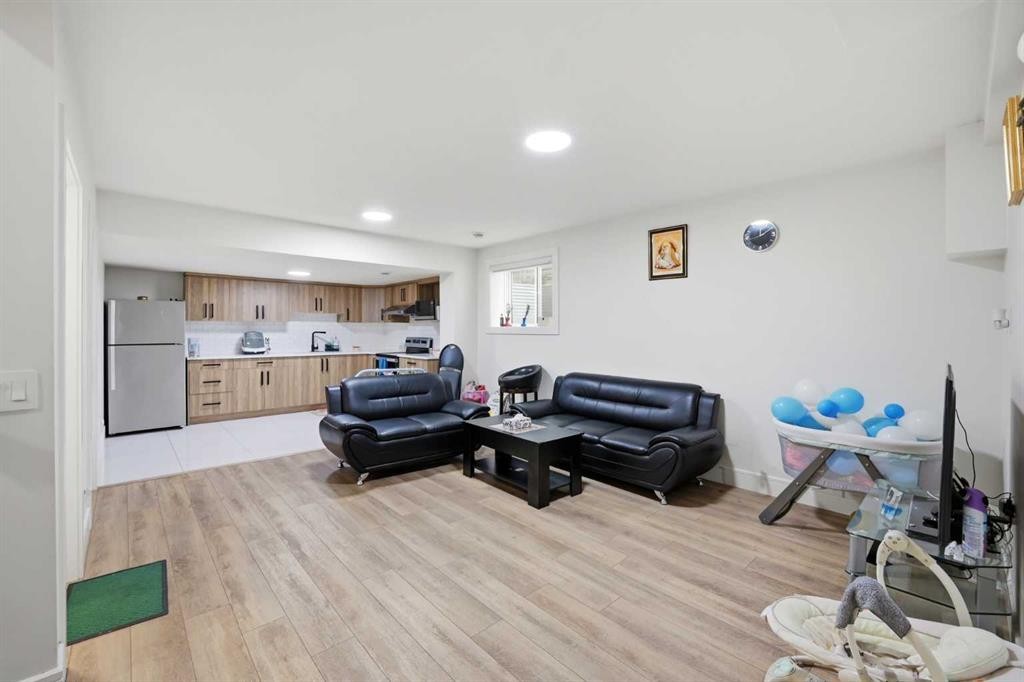 15 Saddlecrest Link Ne, Calgary, AB - Indoor