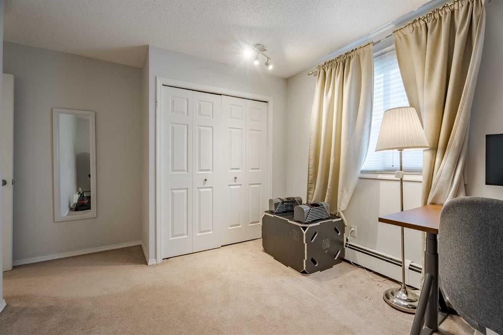 7-3402 Parkdale Boulevard Nw, Calgary, AB - Indoor