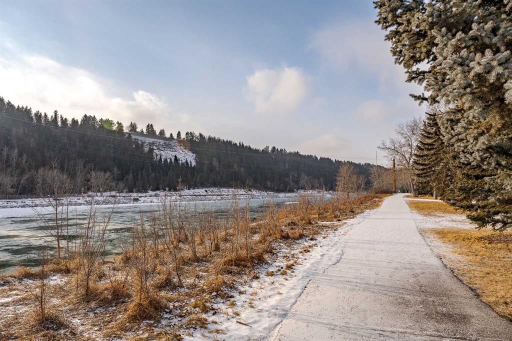 7-3402 Parkdale Boulevard Nw, Calgary, AB - Outdoor With View