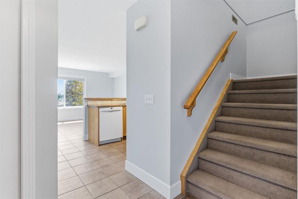 207-323 Fourth Avenue, Strathmore, AB - Indoor Photo Showing Other Room