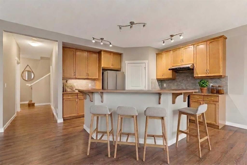 327 Panamount Point Nw, Calgary, AB - Indoor Photo Showing Kitchen