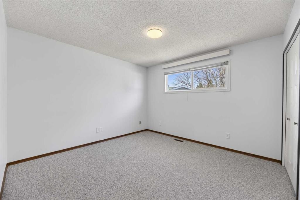 11 Westhill Crescent, Didsbury, AB - Indoor Photo Showing Other Room