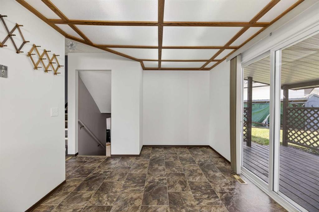 11 Westhill Crescent, Didsbury, AB - Indoor Photo Showing Other Room
