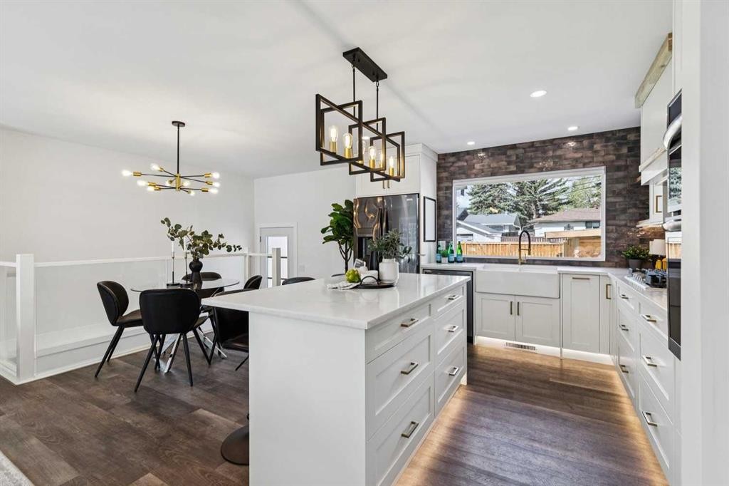 175 Havenhurst Crescent Sw, Calgary, AB - Indoor