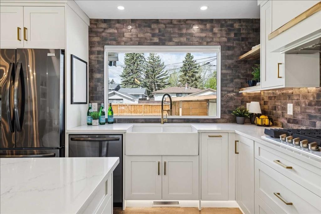 175 Havenhurst Crescent Sw, Calgary, AB - Indoor Photo Showing Kitchen