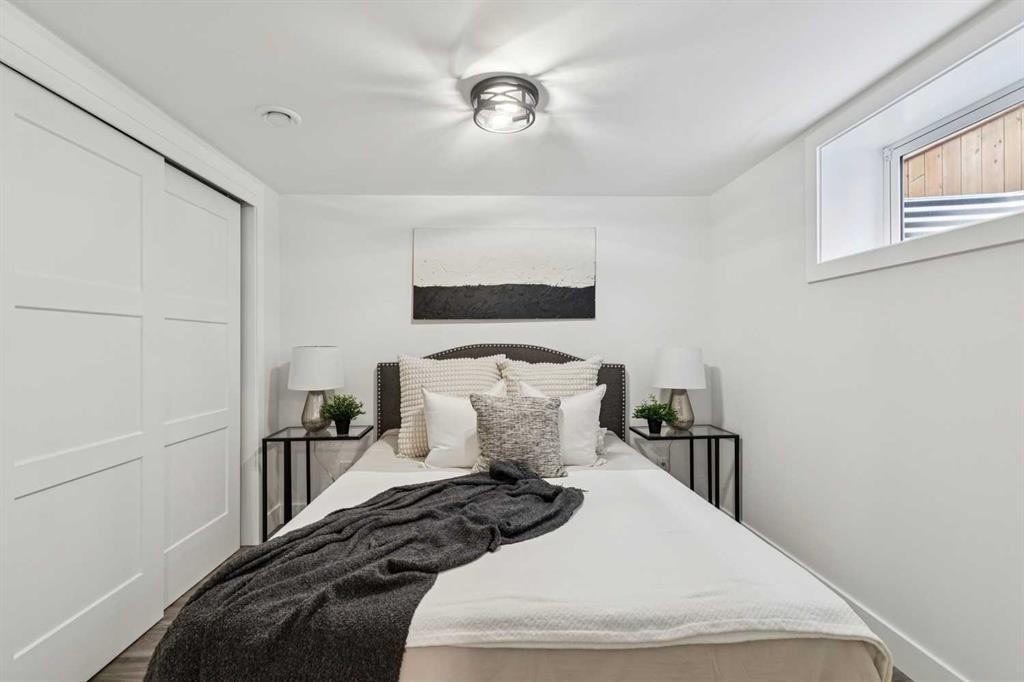 175 Havenhurst Crescent Sw, Calgary, AB - Indoor Photo Showing Bedroom