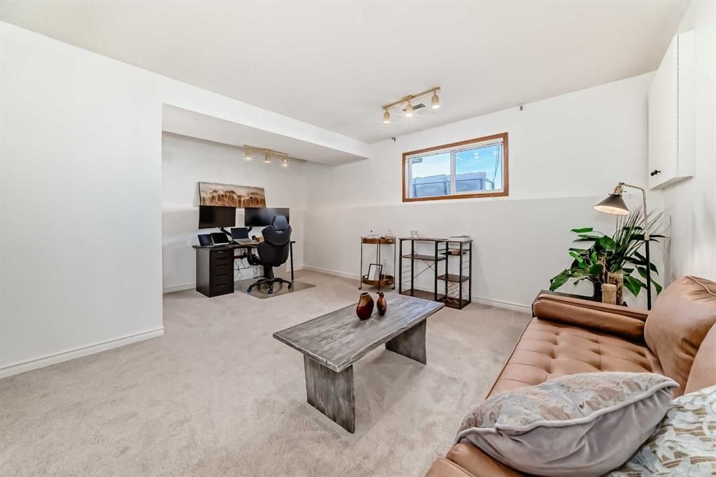 110 Erin Meadow Close Se, Calgary, AB - Indoor