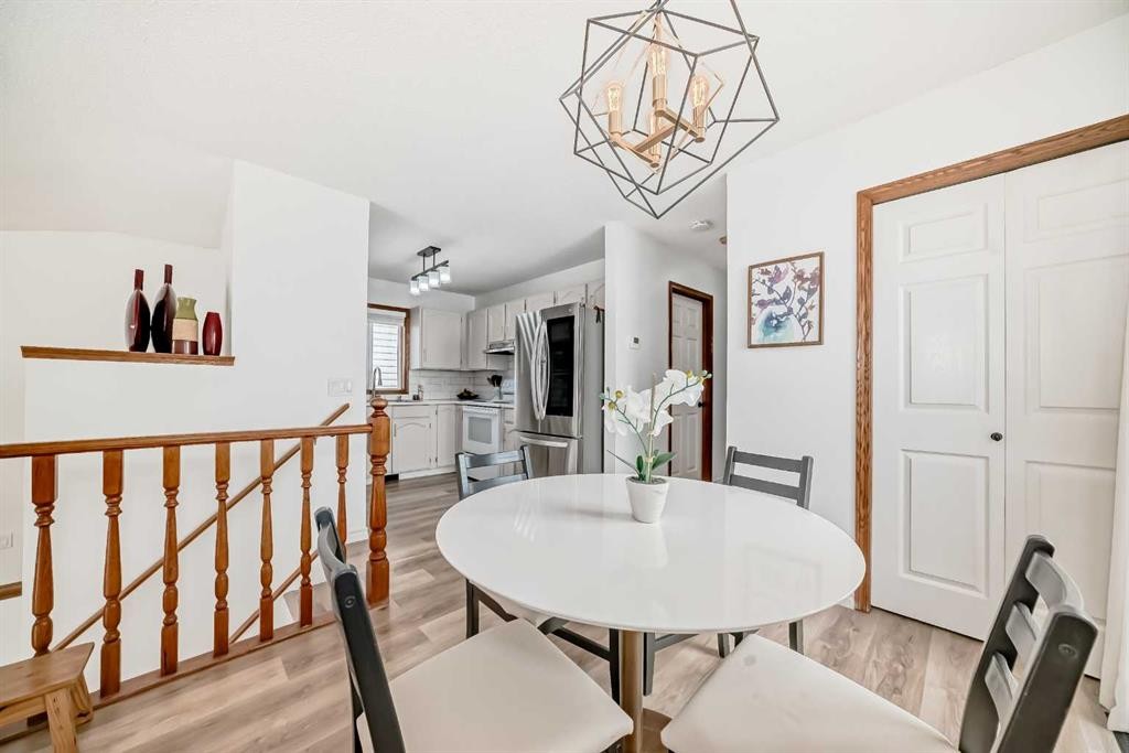 110 Erin Meadow Close Se, Calgary, AB - Indoor Photo Showing Dining Room