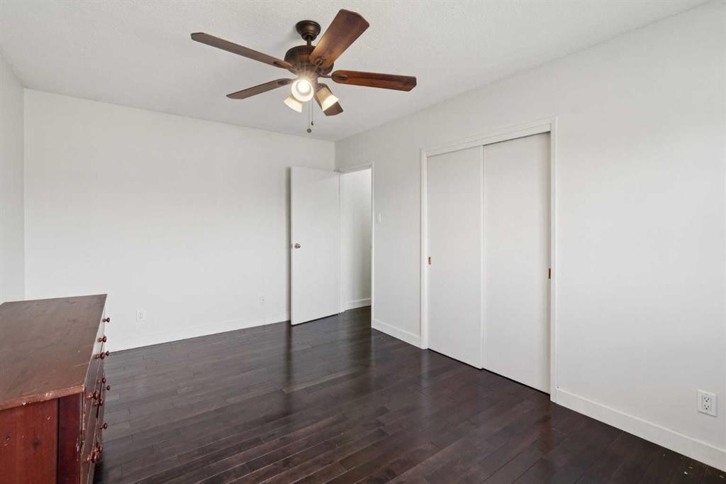 214 Springwood Place Sw, Calgary, AB - Indoor Photo Showing Other Room