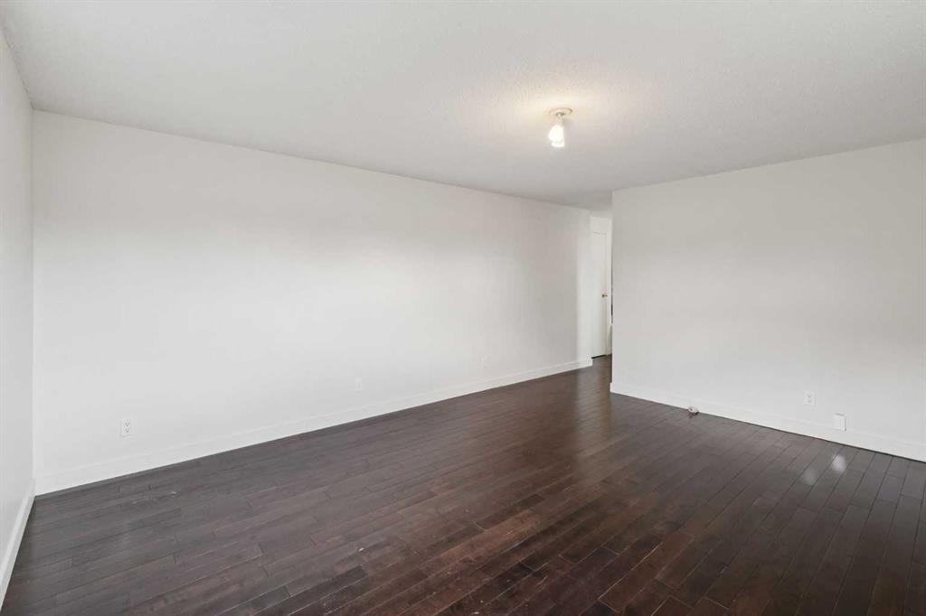 214 Springwood Place Sw, Calgary, AB - Indoor Photo Showing Other Room