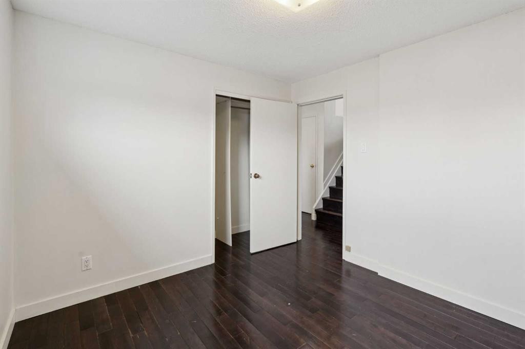 214 Springwood Place Sw, Calgary, AB - Indoor Photo Showing Other Room